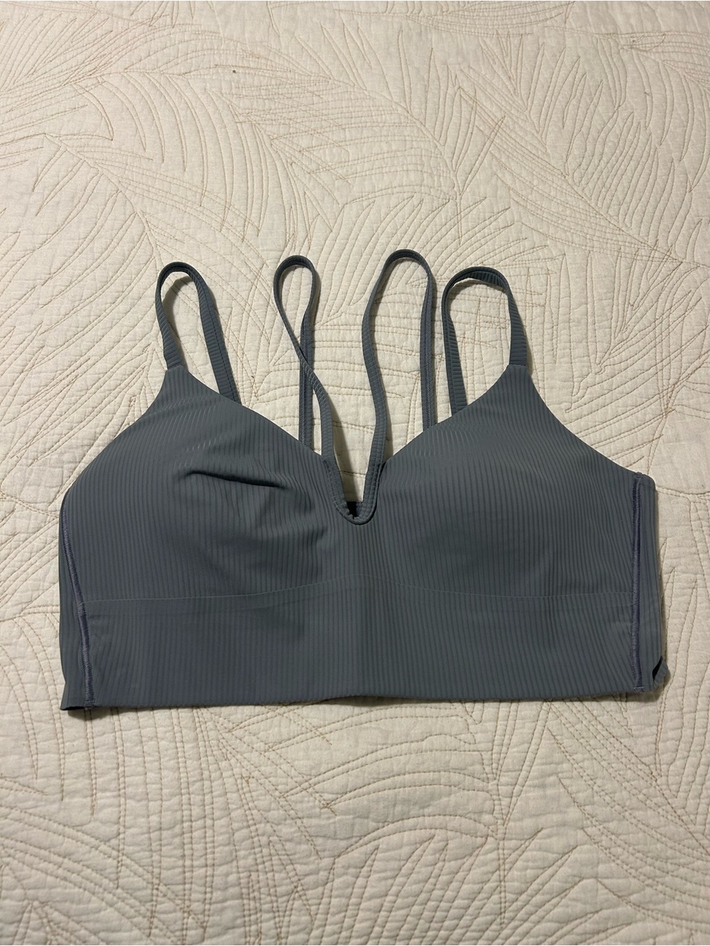Lululemon Like A Cloud Ribbed Strappy B/C Sports Bra - size 12